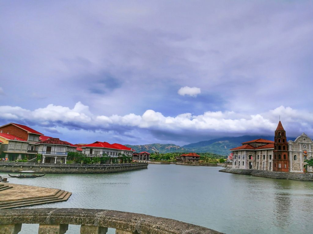 LAS CASAS FILIPINAS DE ACUZAR: Bagac Bataan