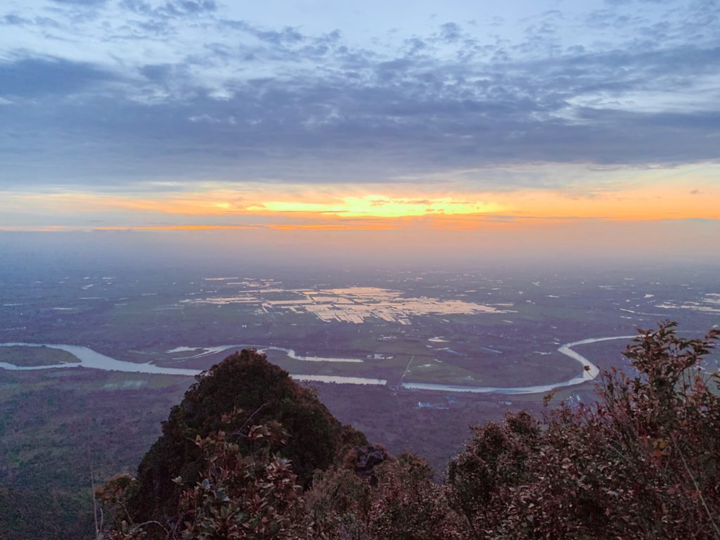 MT. ARAYAT (South Peak)