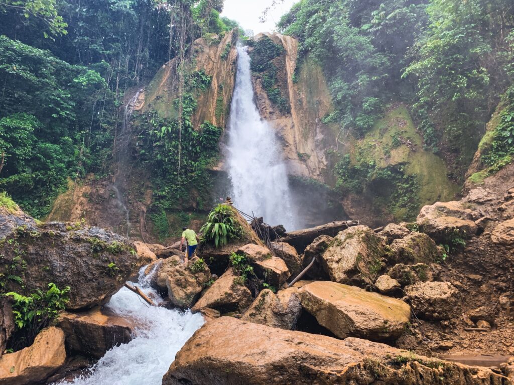 Mabuyong Falls