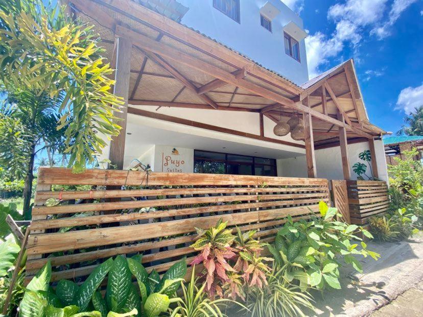 top-rated hotels in Siargao